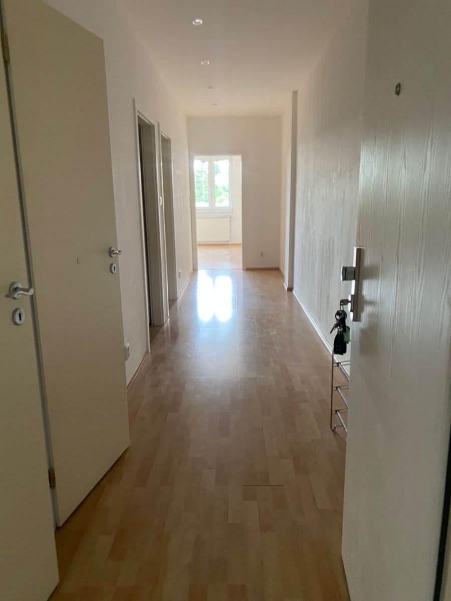 2 bedroom flat to rent, 67 m², náměstí Třebízského, Klecany, Středočeský Region 2 bedroom flat to rent, 67 m², náměstí Třebízského, Klecany, Středočeský Region