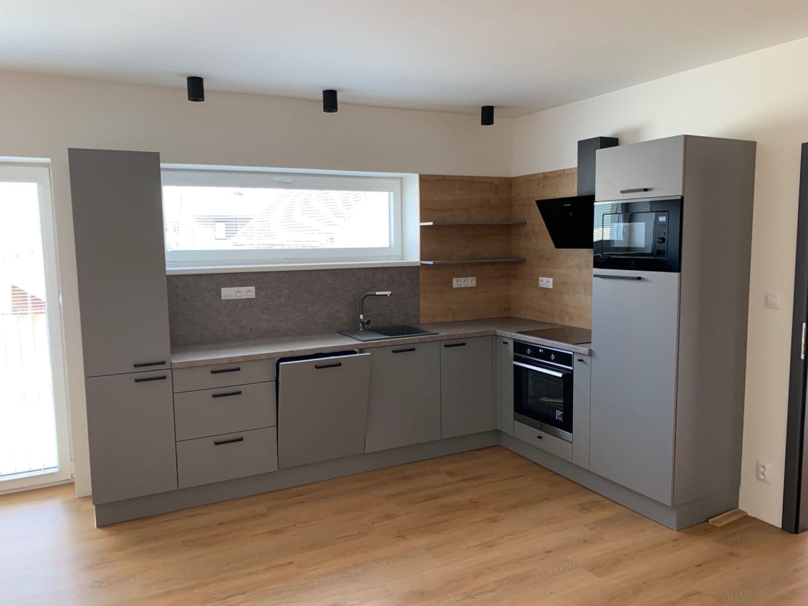 2 bedroom with open-plan kitchen flat for sale, 99 m², Kokořínská, Mělník, Středočeský Region 2 bedroom with open-plan kitchen flat for sale, 99 m², Kokořínská, Mělník, Středočeský Region