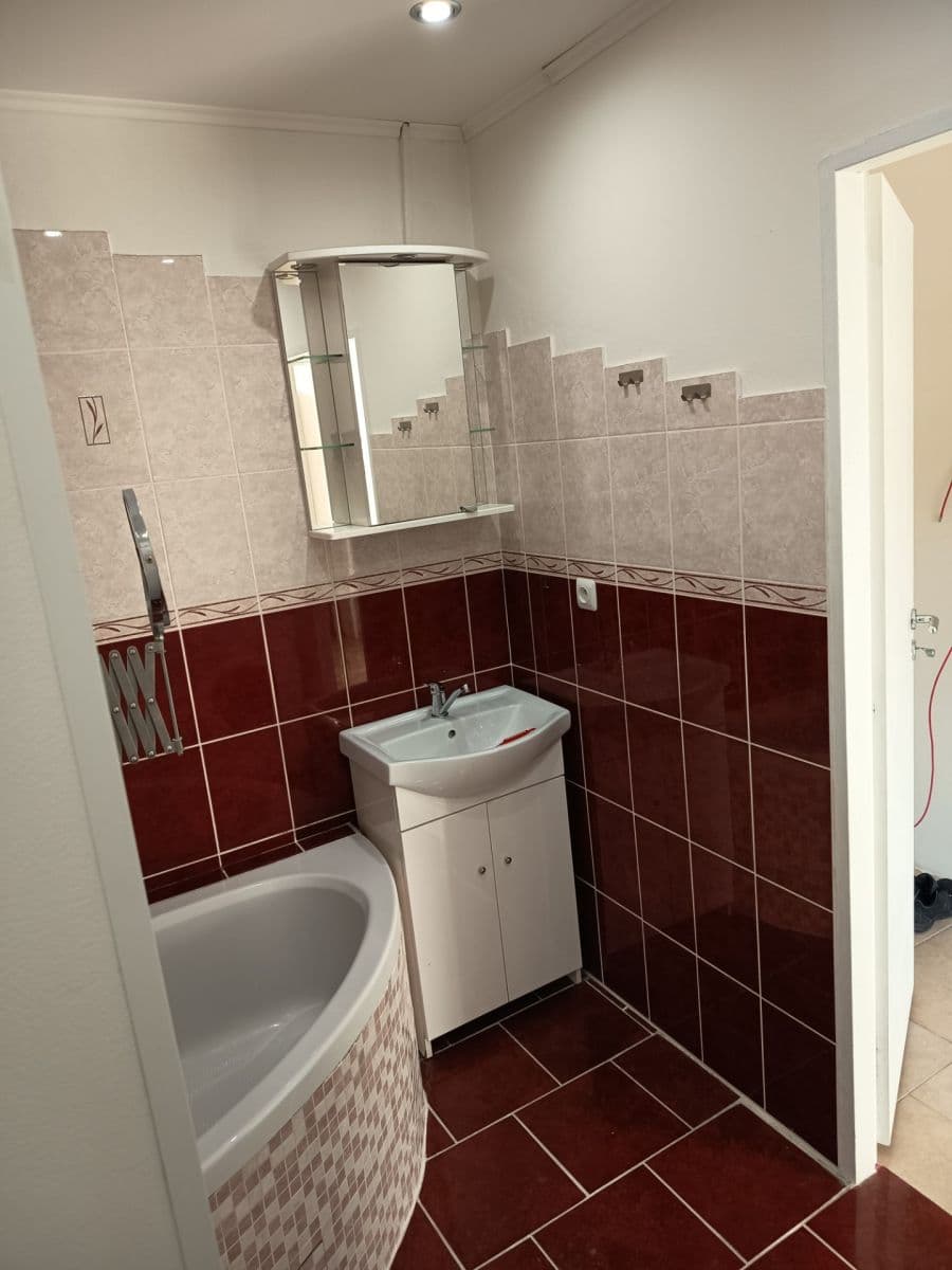 1 bedroom flat to rent, 36 m², Komenského, Chomutov, Ústecký Region 1 bedroom flat to rent, 36 m², Komenského, Chomutov, Ústecký Region