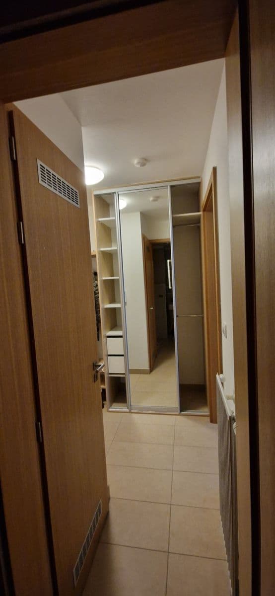 Studio flat to rent, 36 m², Komunardů, Prague, Prague Studio flat to rent, 36 m², Komunardů, Prague, Prague