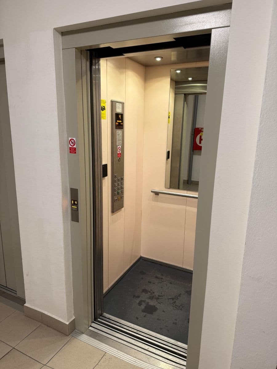 1 bedroom with open-plan kitchen flat for sale, 45 m², Doležalova, Prague, Prague 1 bedroom with open-plan kitchen flat for sale, 45 m², Doležalova, Prague, Prague