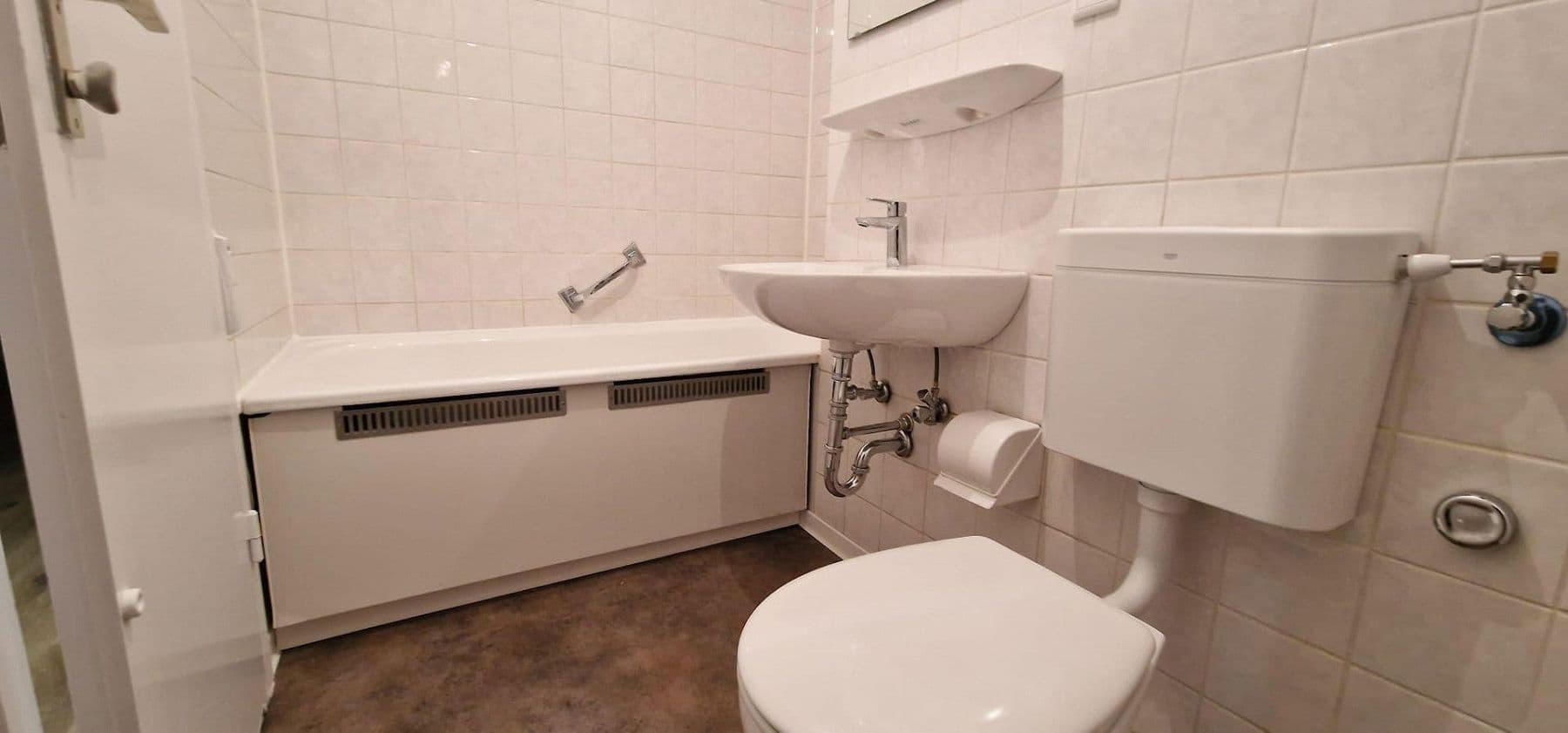 1 bedroom flat to rent, 38 m², Im Mainfeld 42, Frankfurt, Hesse 1 bedroom flat to rent, 38 m², Im Mainfeld 42, Frankfurt, Hesse