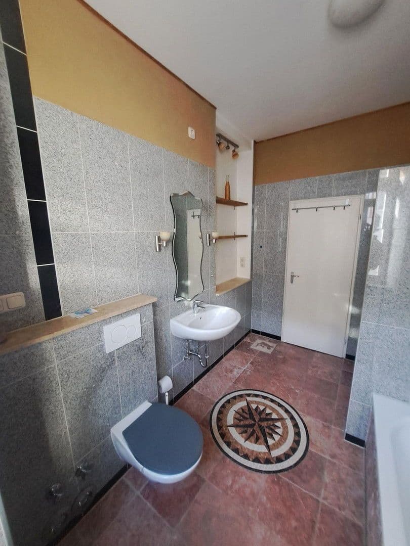 2 bedroom with open-plan kitchen flat to rent, 116 m², Krämerstraße 2, Oppenheim, Rhineland-Palatinate 2 bedroom with open-plan kitchen flat to rent, 116 m², Krämerstraße 2, Oppenheim, Rhineland-Palatinate