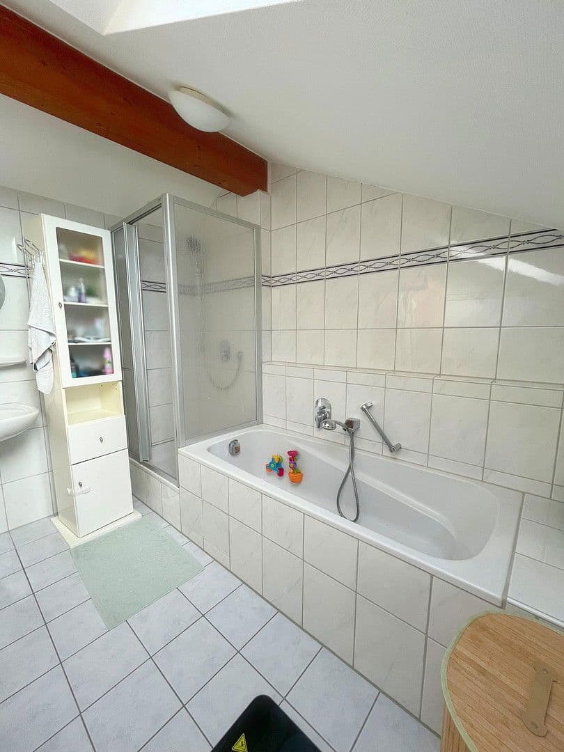 2 bedroom with open-plan kitchen flat to rent, 103 m², Pforzheim, Baden-Württemberg 2 bedroom with open-plan kitchen flat to rent, 103 m², Pforzheim, Baden-Württemberg