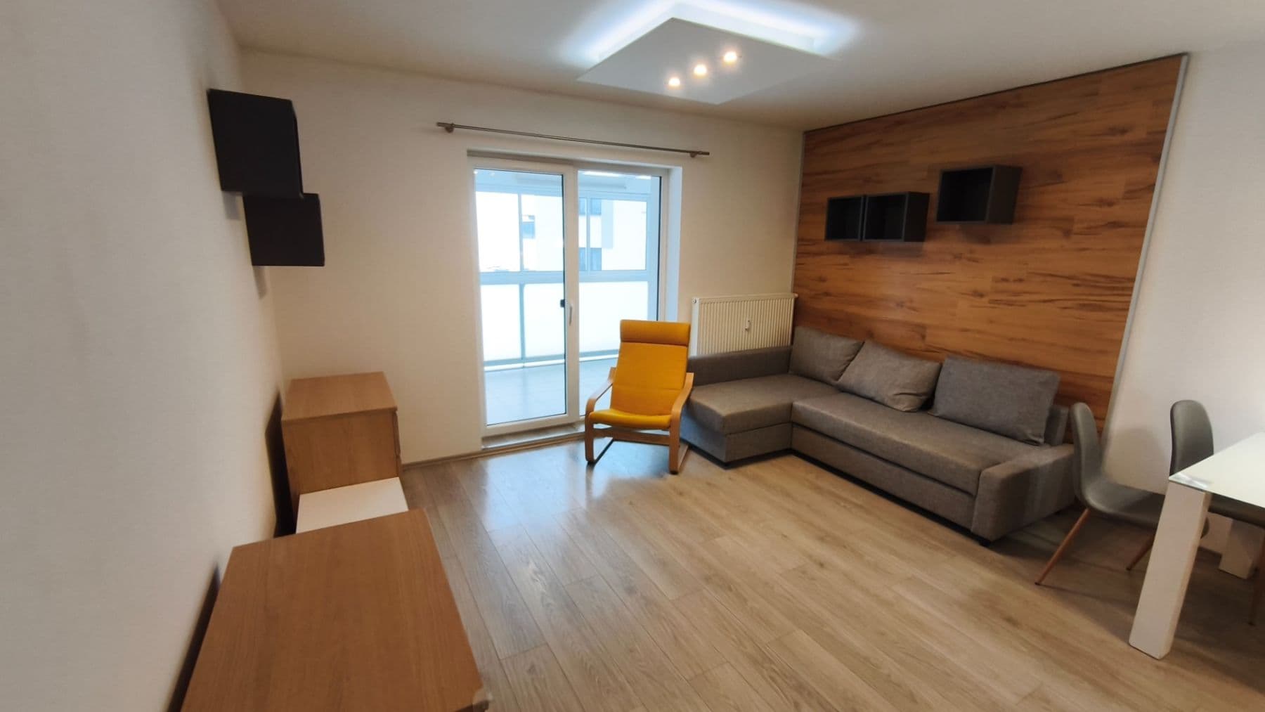 2 bedroom with open-plan kitchen flat to rent, 57 m², Na Okraji, Hořovice, Středočeský Region 2 bedroom with open-plan kitchen flat to rent, 57 m², Na Okraji, Hořovice, Středočeský Region