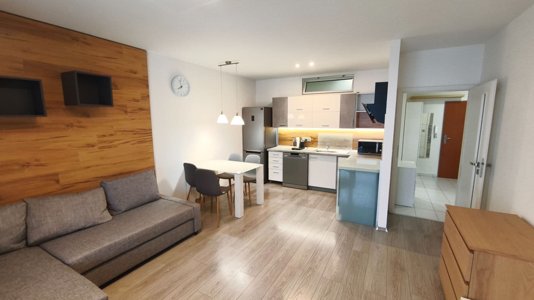 2 bedroom with open-plan kitchen flat to rent, 57 m², Na Okraji, Hořovice, Středočeský Region 2 bedroom with open-plan kitchen flat to rent, 57 m², Na Okraji, Hořovice, Středočeský Region