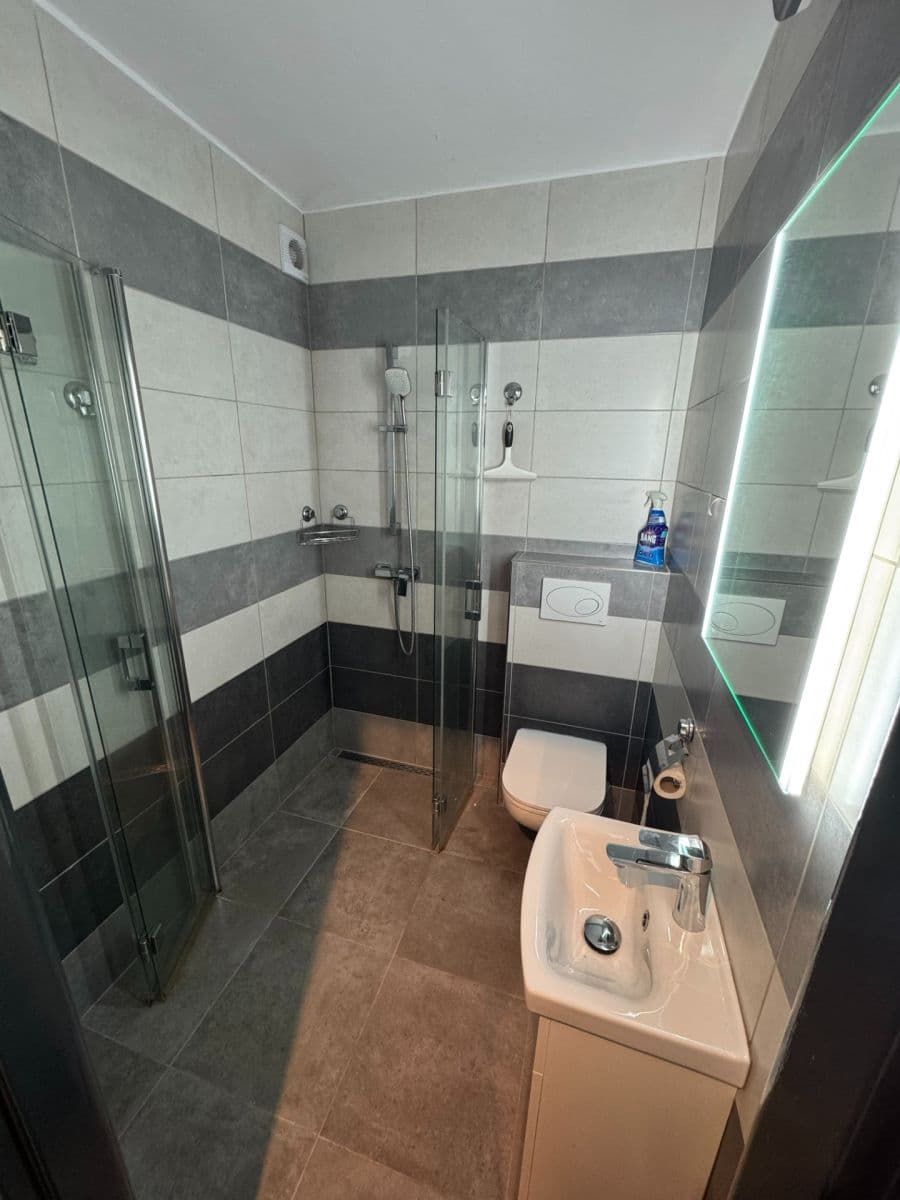 Small studio flat to rent, 29 m², 1. máje, Uhlířské Janovice, Středočeský Region Small studio flat to rent, 29 m², 1. máje, Uhlířské Janovice, Středočeský Region