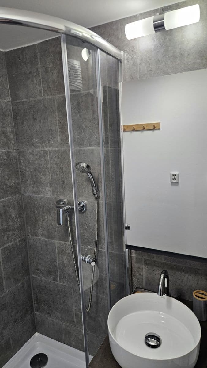 1 bedroom with open-plan kitchen flat to rent, 37 m², Jeronýmova, Jablonec nad Nisou, Liberecký Region 1 bedroom with open-plan kitchen flat to rent, 37 m², Jeronýmova, Jablonec nad Nisou, Liberecký Region