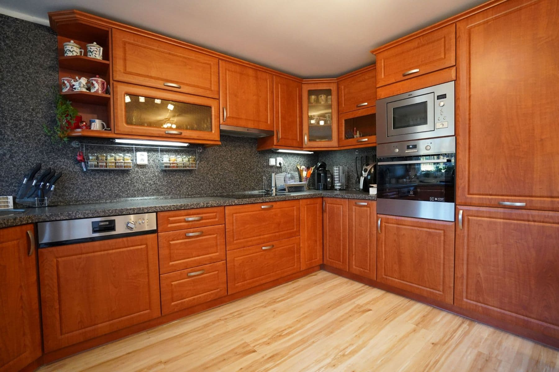 house to rent, 250 m², K Višňovce, Úholičky, Středočeský Region house to rent, 250 m², K Višňovce, Úholičky, Středočeský Region