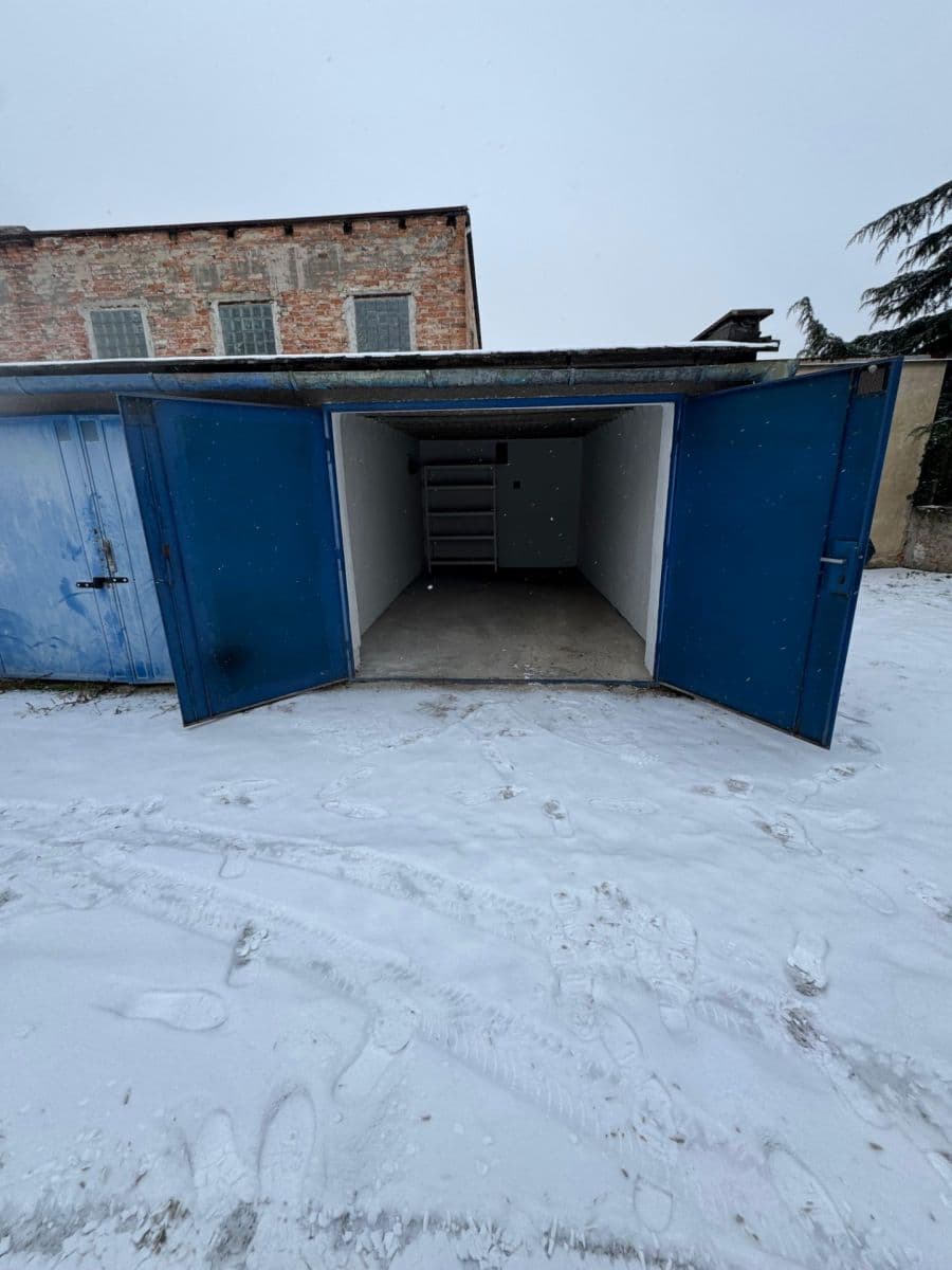 garage to rent, 17 m², Bulharská, Brno, Jihomoravský Region garage to rent, 17 m², Bulharská, Brno, Jihomoravský Region