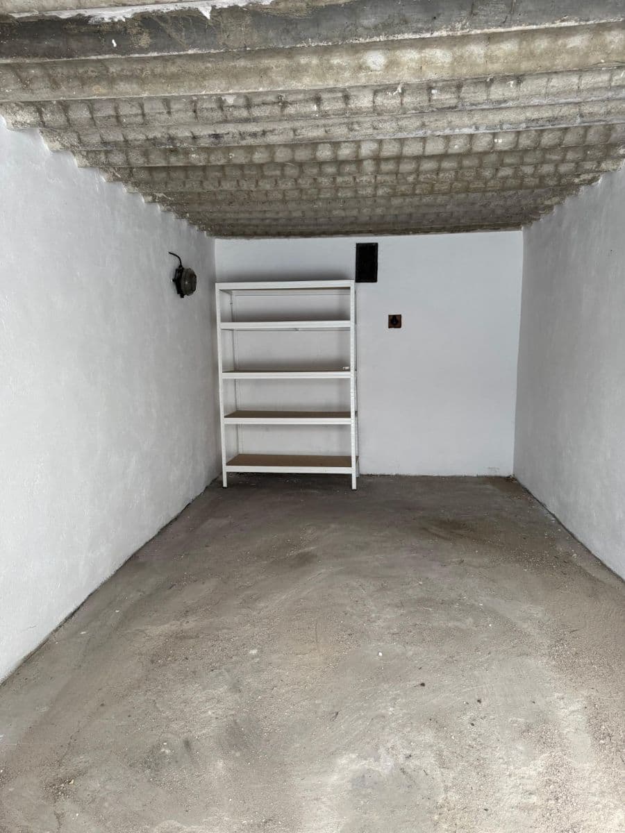 garage to rent, 17 m², Bulharská, Brno, Jihomoravský Region garage to rent, 17 m², Bulharská, Brno, Jihomoravský Region