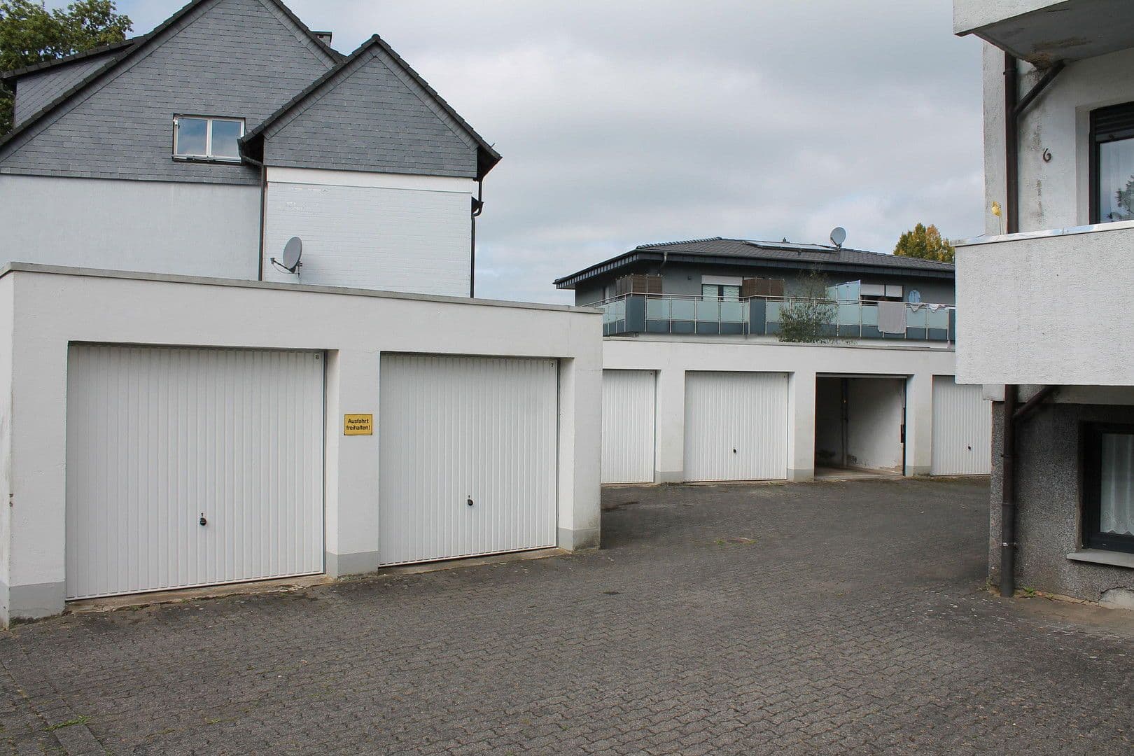 house for sale, 1,398 m², Waldbröl, North Rhine-Westphalia house for sale, 1,398 m², Waldbröl, North Rhine-Westphalia