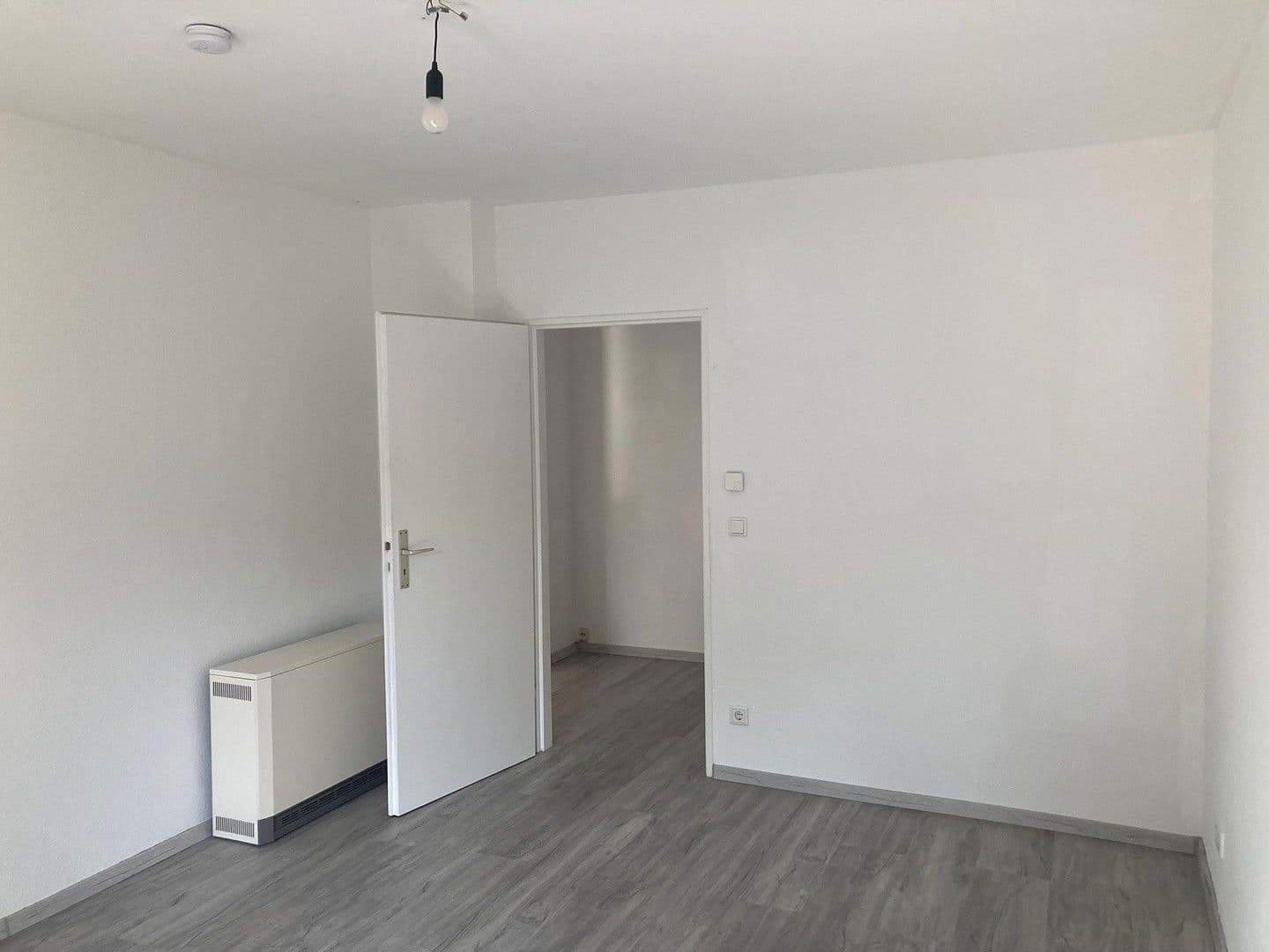 1 bedroom with open-plan kitchen flat to rent, 64 m², Hülsenweg 12, Heiligenhaus, North Rhine-Westphalia 1 bedroom with open-plan kitchen flat to rent, 64 m², Hülsenweg 12, Heiligenhaus, North Rhine-Westphalia