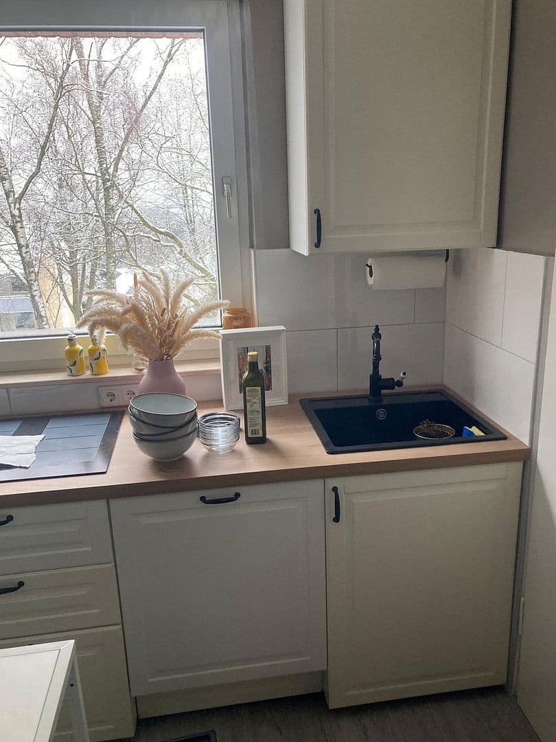 1 bedroom with open-plan kitchen flat to rent, 64 m², Hülsenweg 12, Heiligenhaus, North Rhine-Westphalia 1 bedroom with open-plan kitchen flat to rent, 64 m², Hülsenweg 12, Heiligenhaus, North Rhine-Westphalia