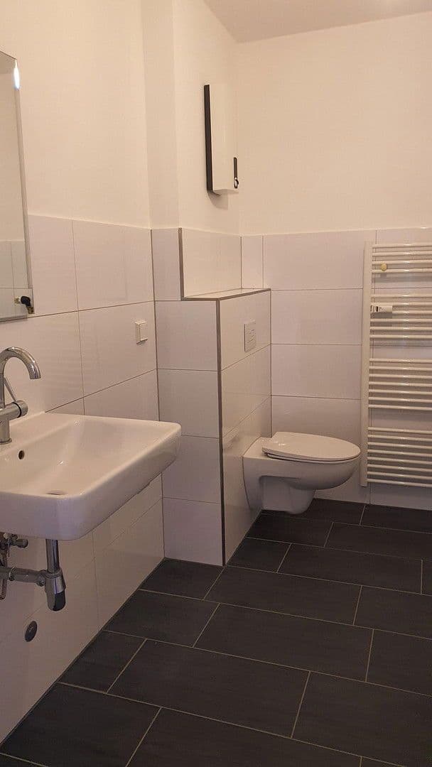 2 bedroom with open-plan kitchen flat to rent, 82 m², Duisburg, North Rhine-Westphalia 2 bedroom with open-plan kitchen flat to rent, 82 m², Duisburg, North Rhine-Westphalia