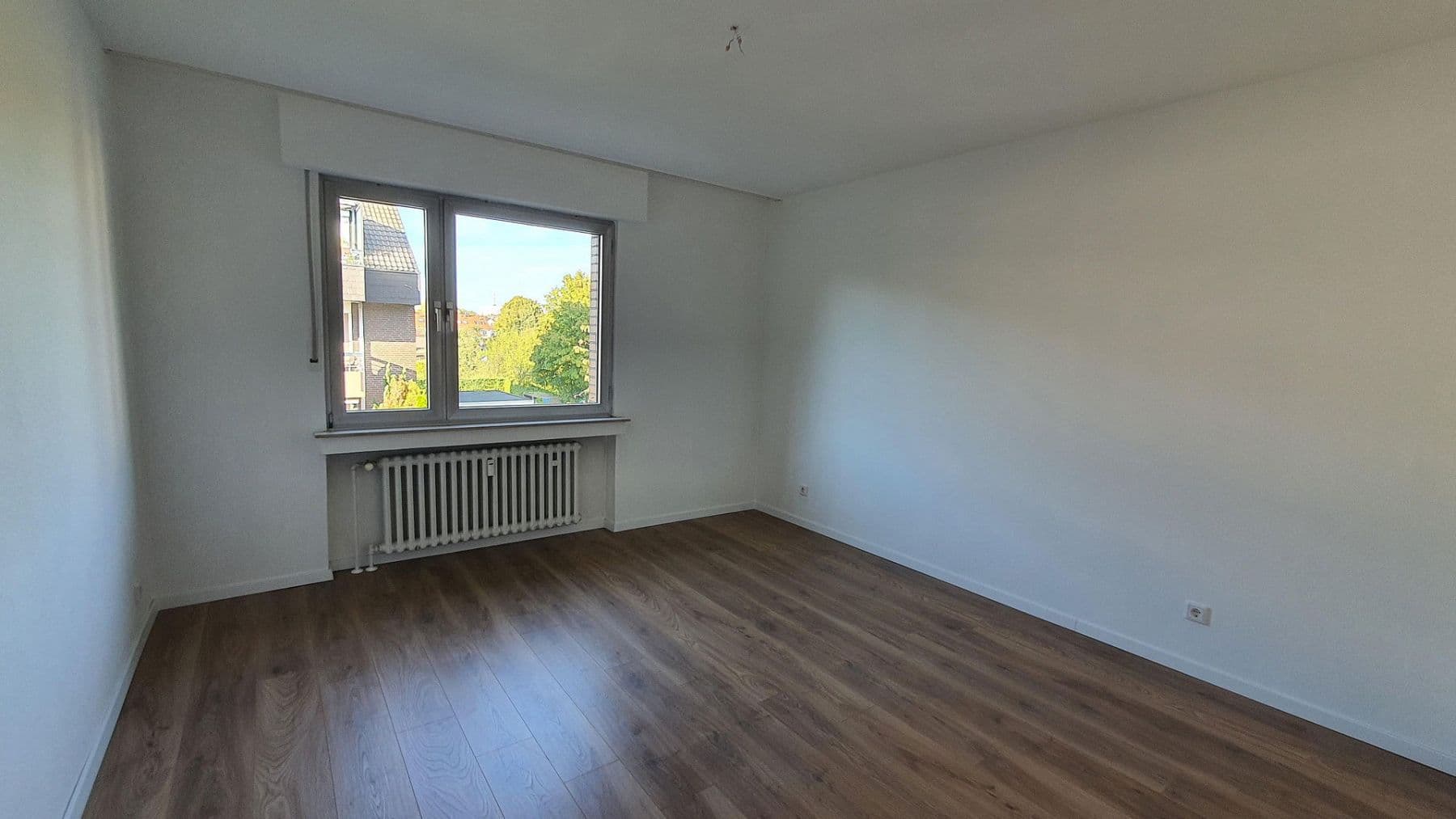 2 bedroom with open-plan kitchen flat to rent, 82 m², Duisburg, North Rhine-Westphalia 2 bedroom with open-plan kitchen flat to rent, 82 m², Duisburg, North Rhine-Westphalia