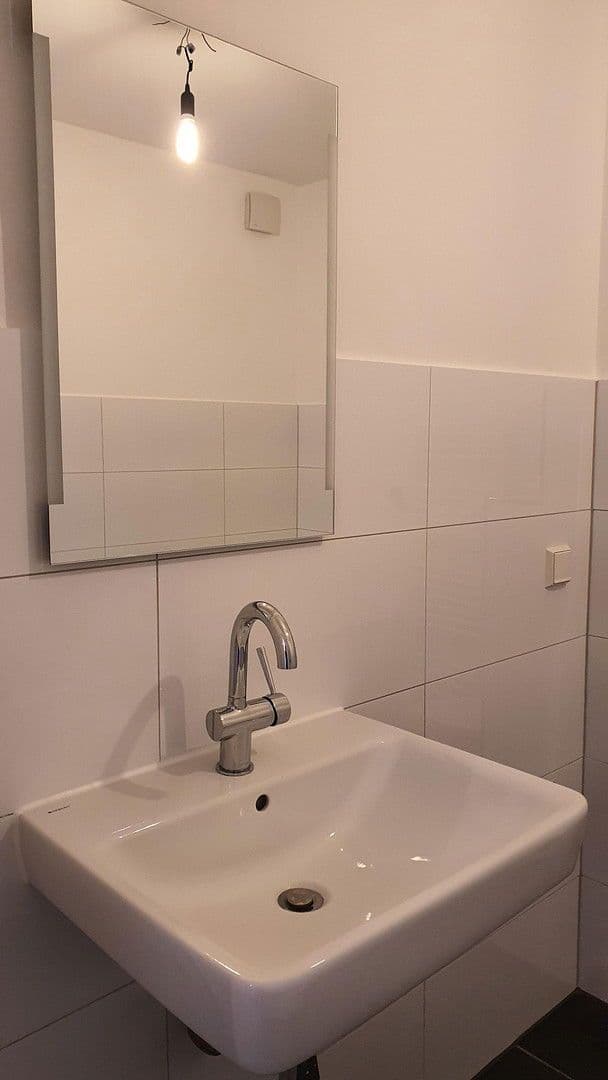 2 bedroom with open-plan kitchen flat to rent, 82 m², Duisburg, North Rhine-Westphalia 2 bedroom with open-plan kitchen flat to rent, 82 m², Duisburg, North Rhine-Westphalia