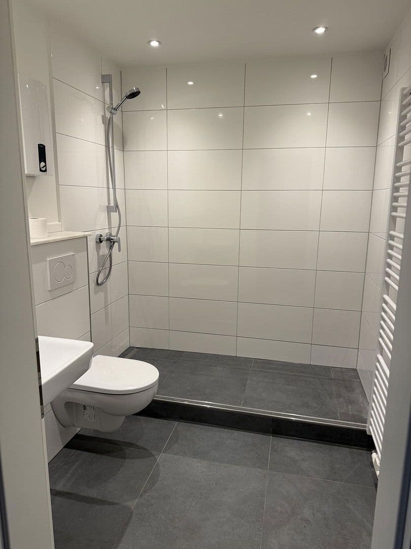 2 bedroom with open-plan kitchen flat to rent, 97 m², Oberhausen, North Rhine-Westphalia 2 bedroom with open-plan kitchen flat to rent, 97 m², Oberhausen, North Rhine-Westphalia