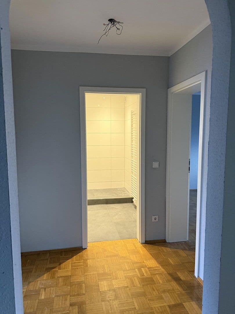 2 bedroom with open-plan kitchen flat to rent, 97 m², Oberhausen, North Rhine-Westphalia 2 bedroom with open-plan kitchen flat to rent, 97 m², Oberhausen, North Rhine-Westphalia