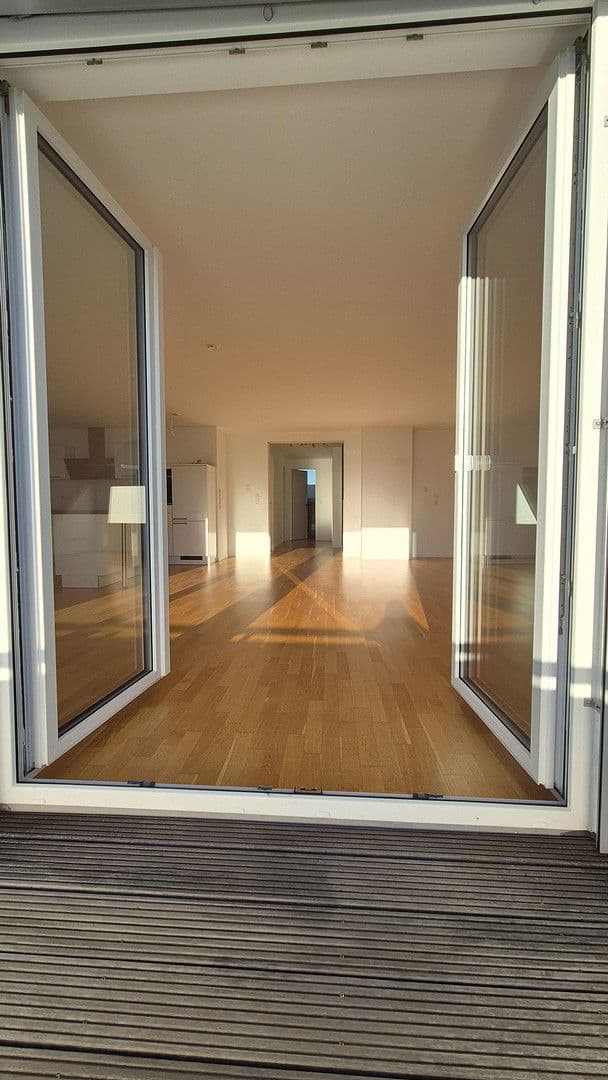 4 bedroom flat to rent, 160 m², Frankfurt, Hesse 4 bedroom flat to rent, 160 m², Frankfurt, Hesse