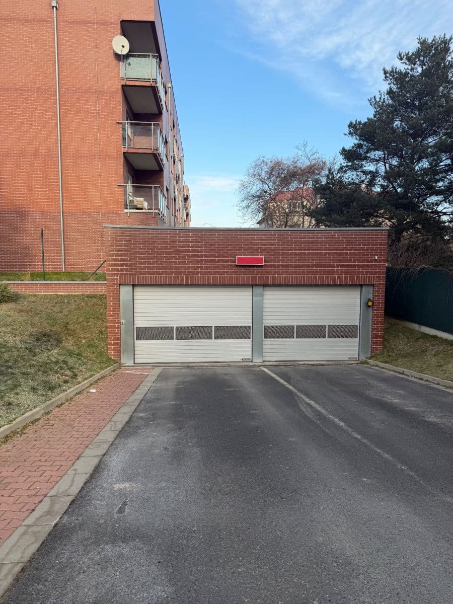 garage to rent, 15 m², K Vystrkovu, Prague, Prague garage to rent, 15 m², K Vystrkovu, Prague, Prague