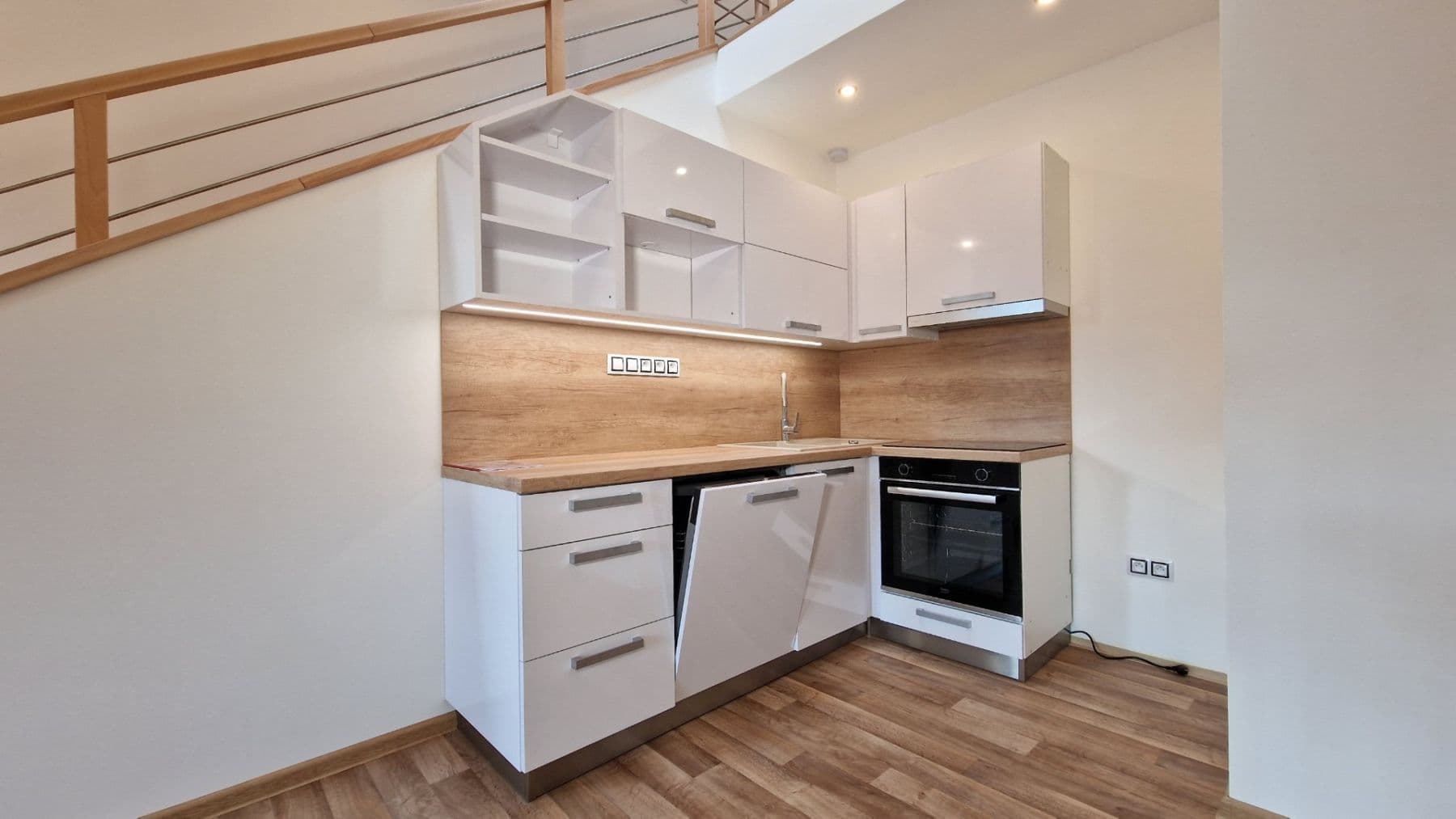 2 bedroom with open-plan kitchen flat for sale, 92 m², Purkyňova, Lanškroun, Pardubický Region 2 bedroom with open-plan kitchen flat for sale, 92 m², Purkyňova, Lanškroun, Pardubický Region