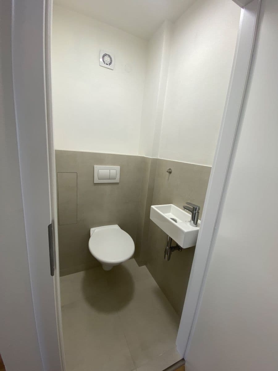 2 bedroom with open-plan kitchen flat for sale, 75 m², Jeseniova, Prague, Prague 2 bedroom with open-plan kitchen flat for sale, 75 m², Jeseniova, Prague, Prague