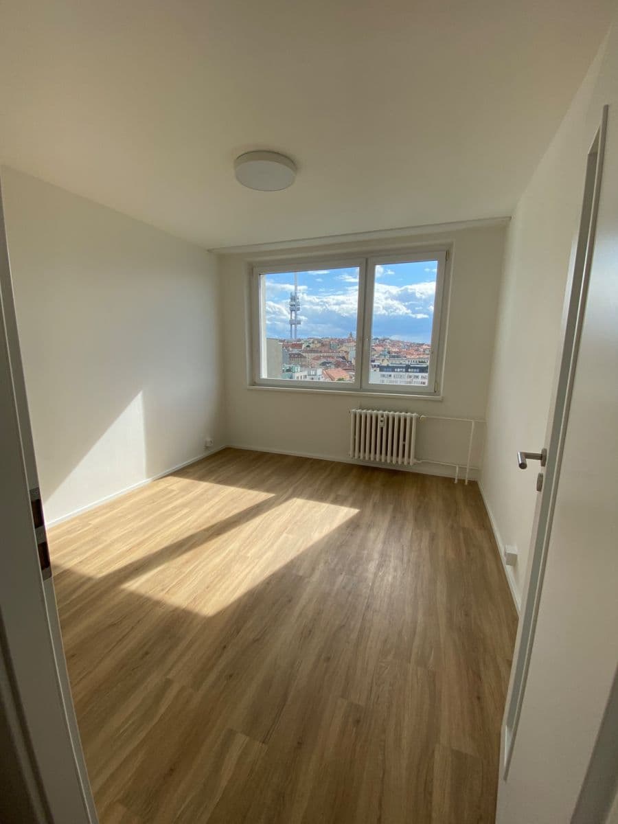 2 bedroom with open-plan kitchen flat for sale, 75 m², Jeseniova, Prague, Prague 2 bedroom with open-plan kitchen flat for sale, 75 m², Jeseniova, Prague, Prague