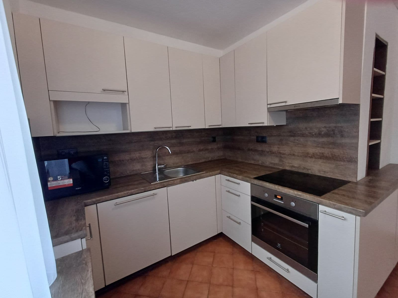 2 bedroom with open-plan kitchen flat for sale, 66 m², Hráského, Benešov, Středočeský Region 2 bedroom with open-plan kitchen flat for sale, 66 m², Hráského, Benešov, Středočeský Region