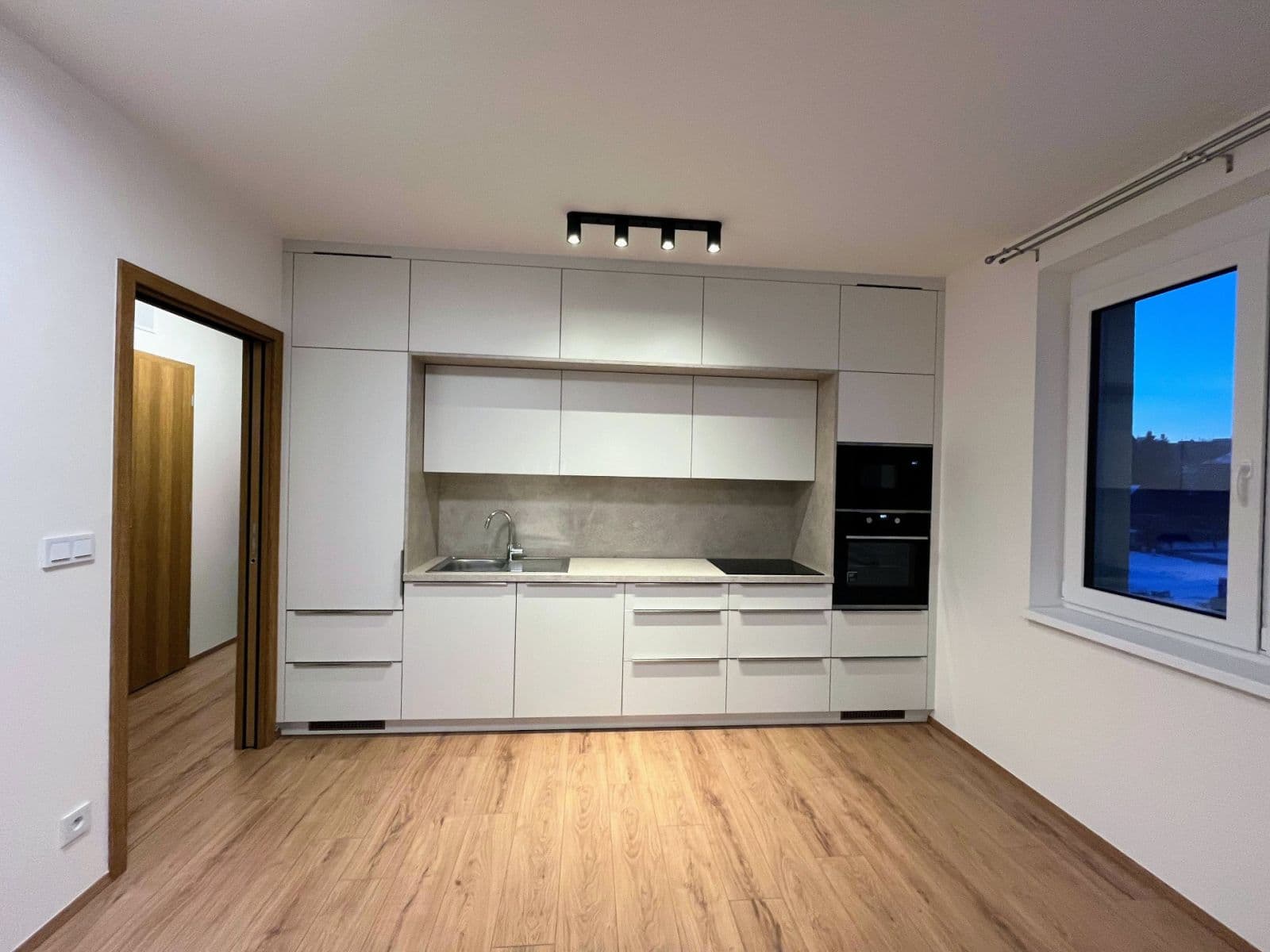 1 bedroom with open-plan kitchen flat to rent, 60 m², Tovární, Liberec, Liberecký Region 1 bedroom with open-plan kitchen flat to rent, 60 m², Tovární, Liberec, Liberecký Region