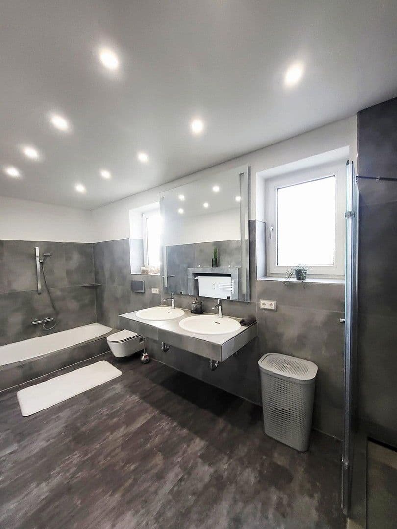 2 bedroom with open-plan kitchen flat for sale, 106 m², Mulheim an der Ruhr, North Rhine-Westphalia 2 bedroom with open-plan kitchen flat for sale, 106 m², Mulheim an der Ruhr, North Rhine-Westphalia