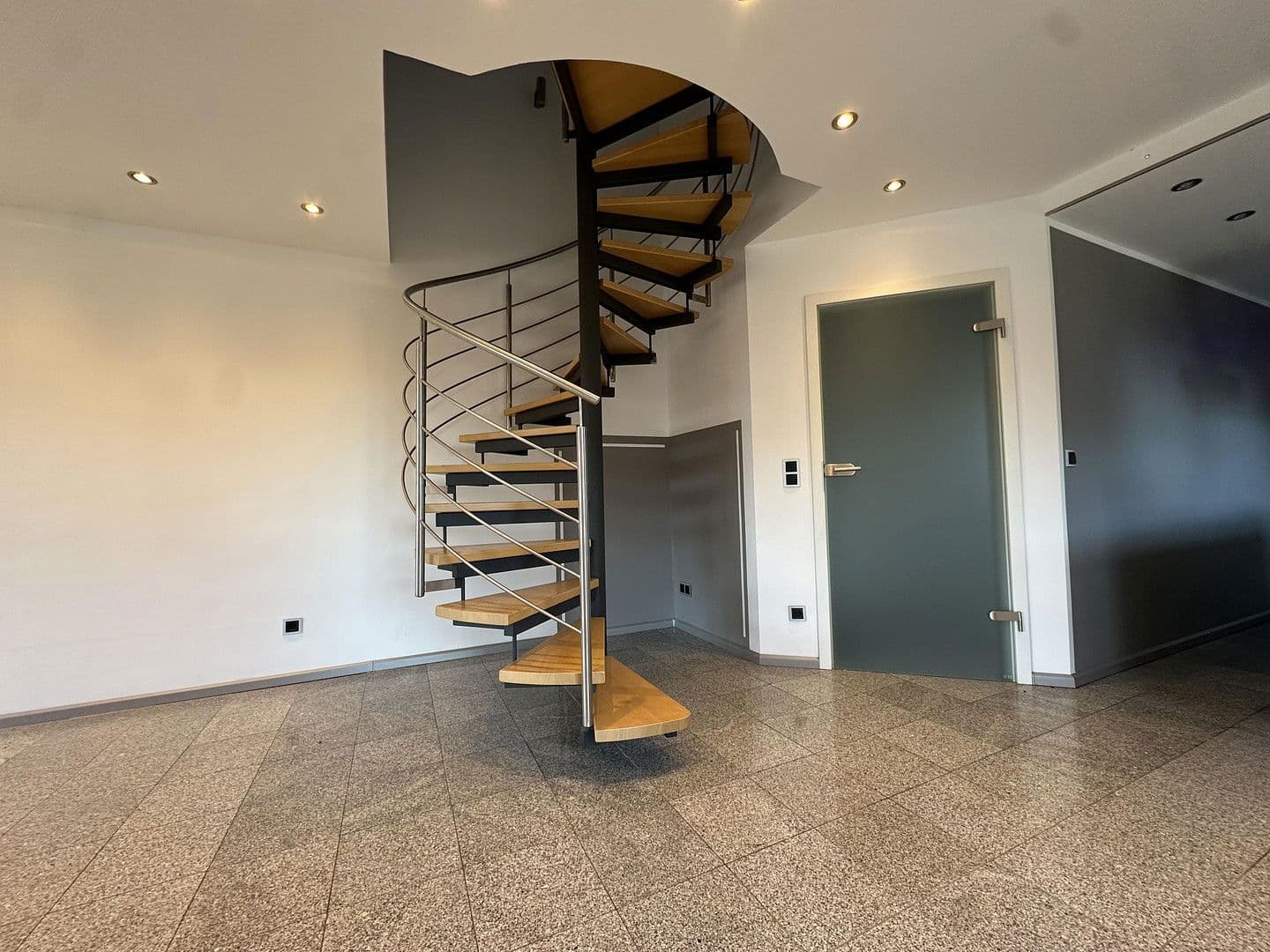 3 bedroom with open-plan kitchen flat for sale, 117 m², Lorsch, Hesse 3 bedroom with open-plan kitchen flat for sale, 117 m², Lorsch, Hesse