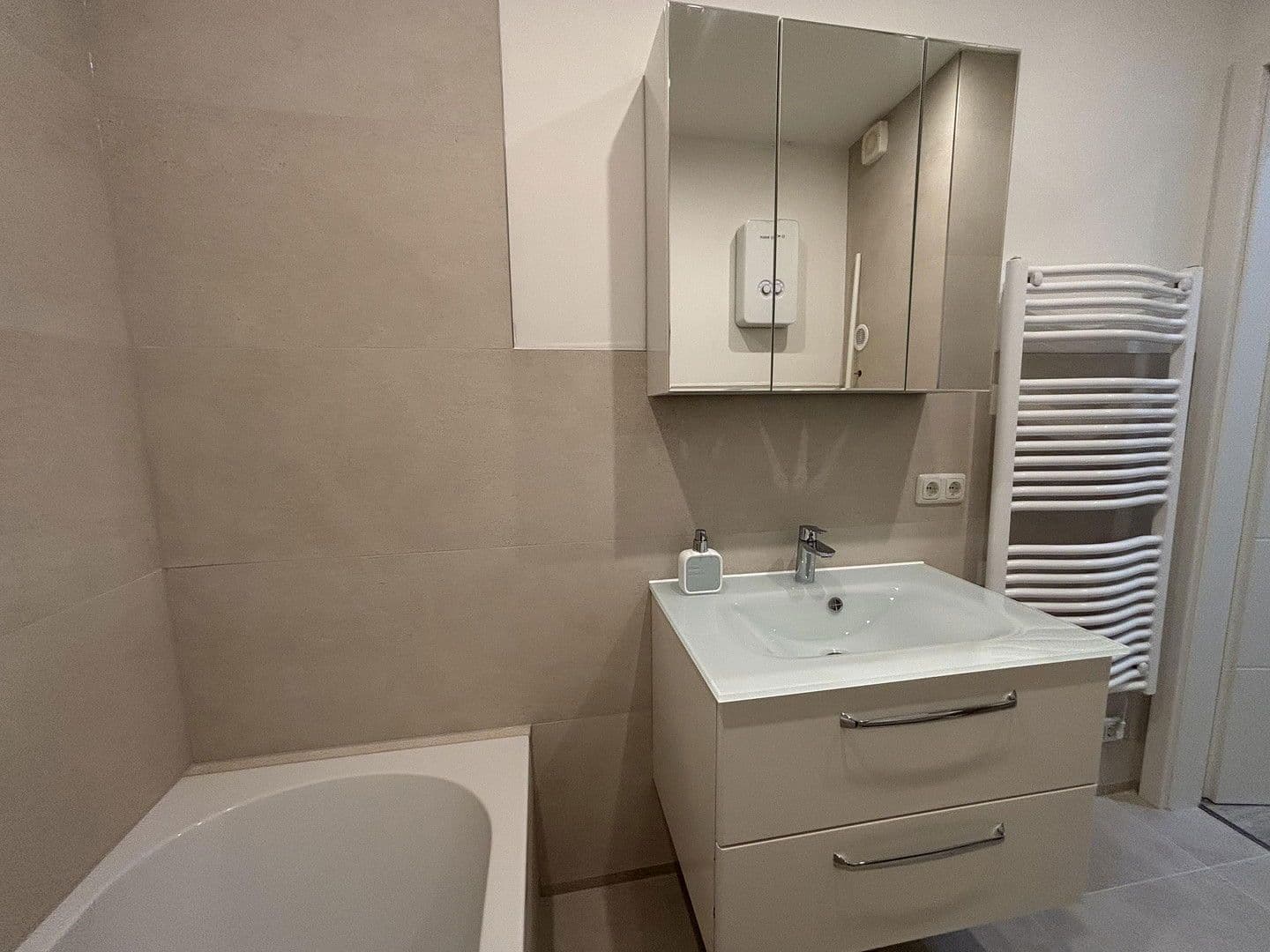 3 bedroom flat to rent, 70 m², Röhrenstraße 1, Düsseldorf, North Rhine-Westphalia 3 bedroom flat to rent, 70 m², Röhrenstraße 1, Düsseldorf, North Rhine-Westphalia