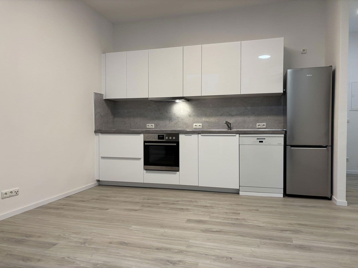 3 bedroom flat to rent, 70 m², Röhrenstraße 1, Düsseldorf, North Rhine-Westphalia 3 bedroom flat to rent, 70 m², Röhrenstraße 1, Düsseldorf, North Rhine-Westphalia