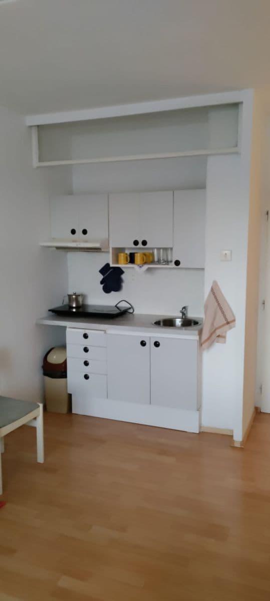 Small studio flat to rent, 29 m², Semická, Prague, Prague Small studio flat to rent, 29 m², Semická, Prague, Prague