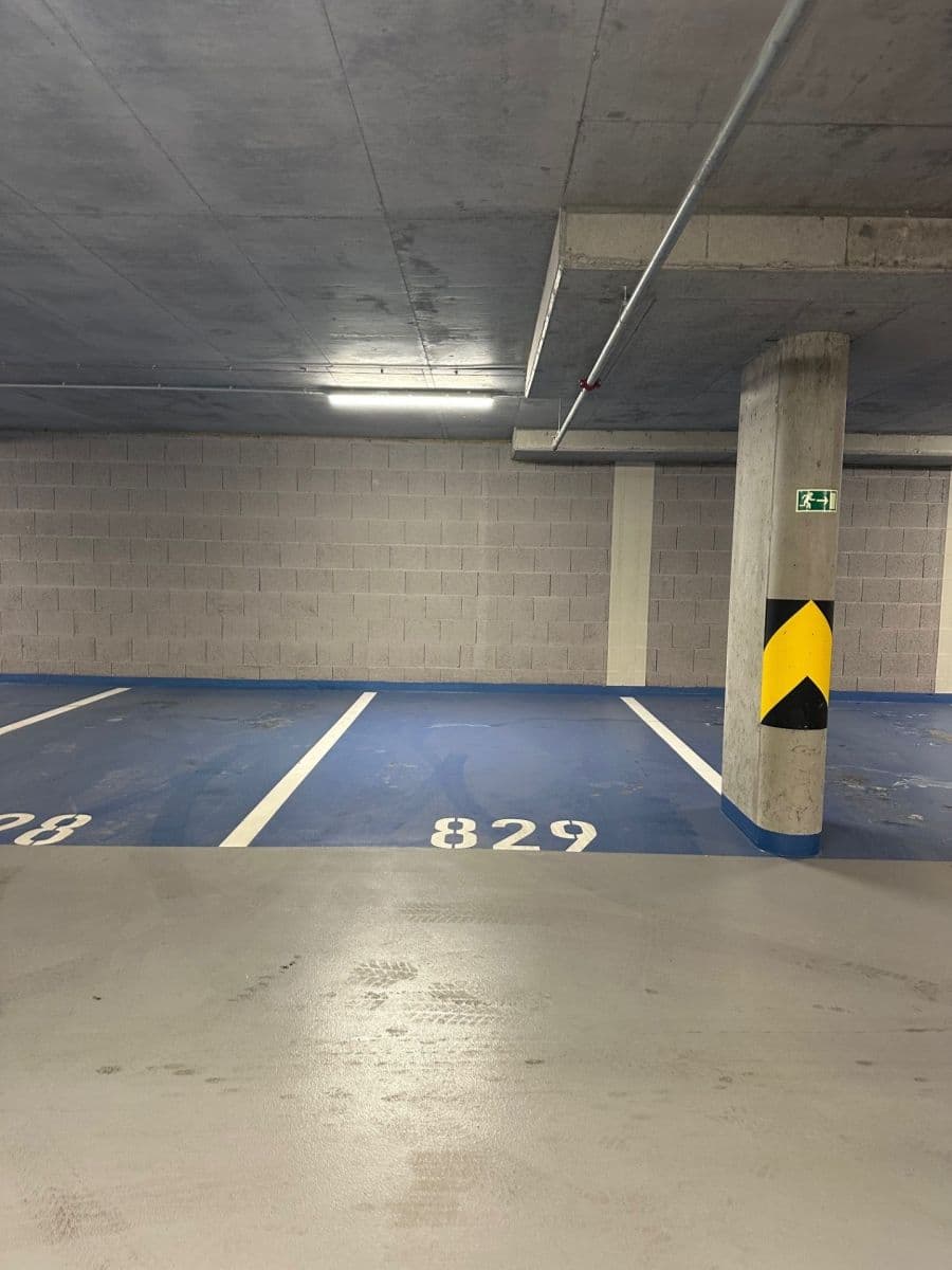 garage to rent, 13 m², Mezi Vodami, Prague, Prague garage to rent, 13 m², Mezi Vodami, Prague, Prague