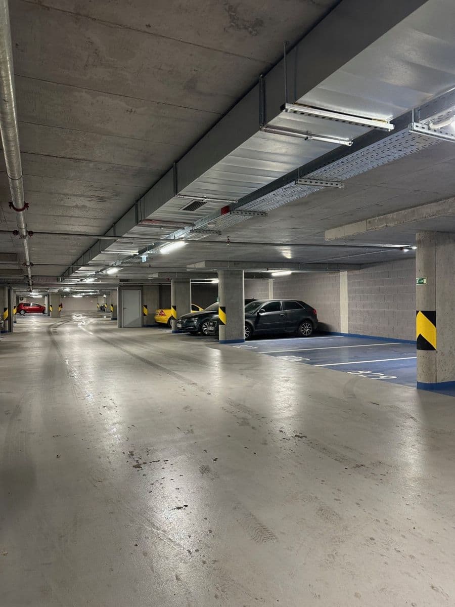 garage to rent, 13 m², Mezi Vodami, Prague, Prague garage to rent, 13 m², Mezi Vodami, Prague, Prague