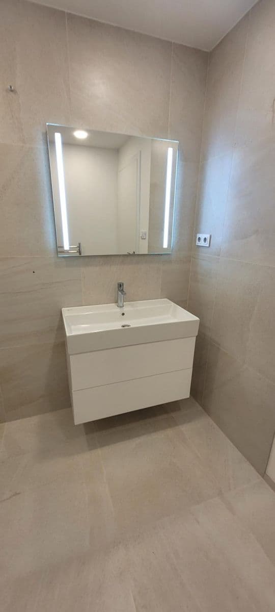 2 bedroom with open-plan kitchen flat to rent, 67 m², Na Strži, Prague, Prague 2 bedroom with open-plan kitchen flat to rent, 67 m², Na Strži, Prague, Prague