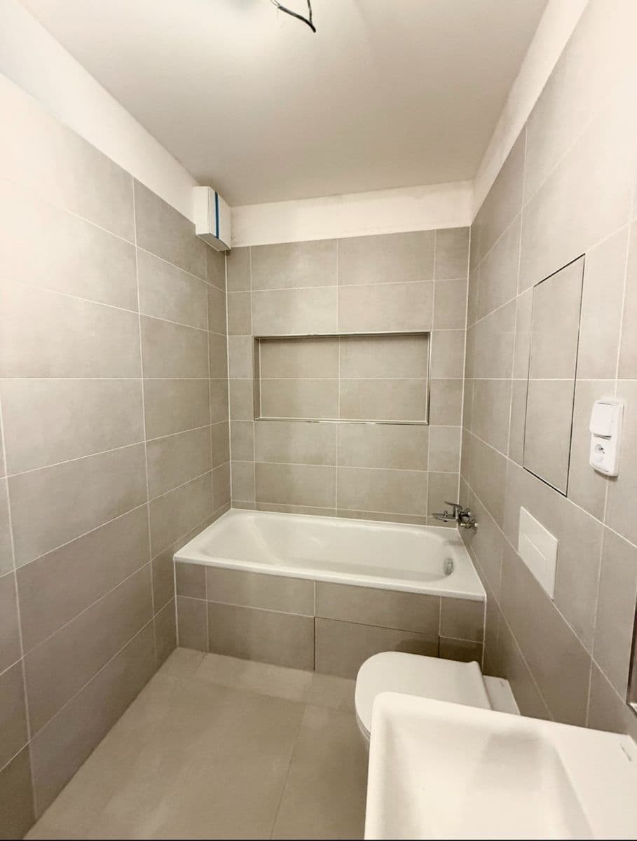 1 bedroom with open-plan kitchen flat to rent, 37 m², Nádražní, Kralupy nad Vltavou, Středočeský Region 1 bedroom with open-plan kitchen flat to rent, 37 m², Nádražní, Kralupy nad Vltavou, Středočeský Region