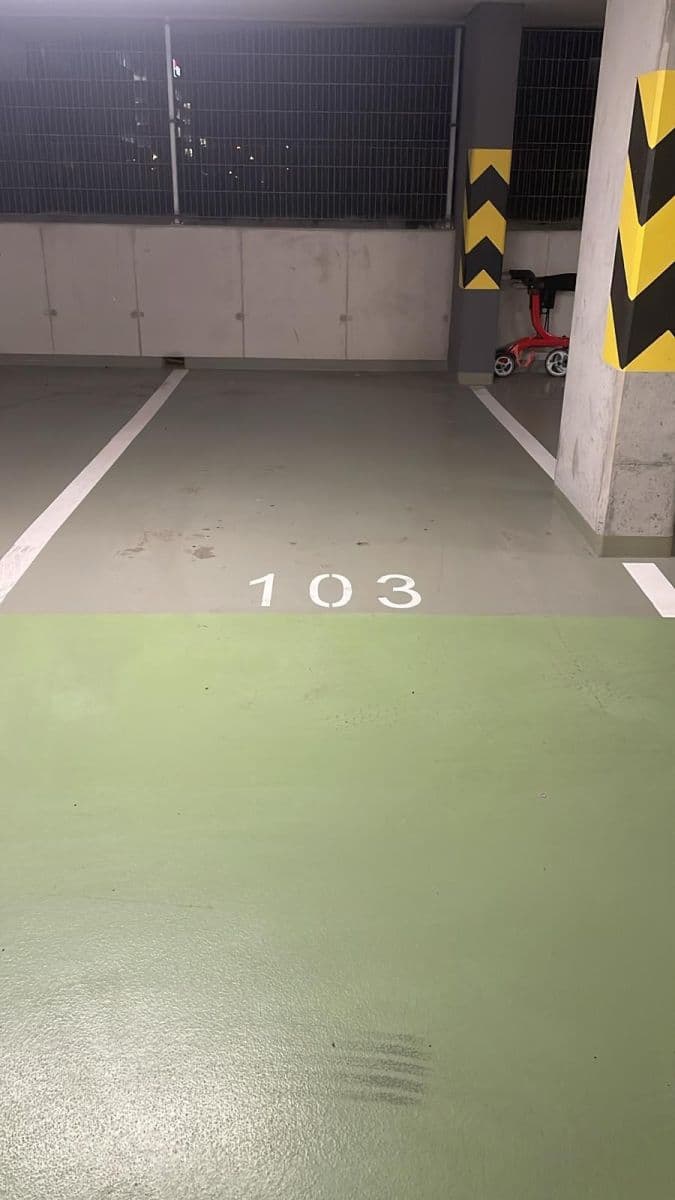 garage to rent, 15 m², Svitákova, Prague, Prague garage to rent, 15 m², Svitákova, Prague, Prague