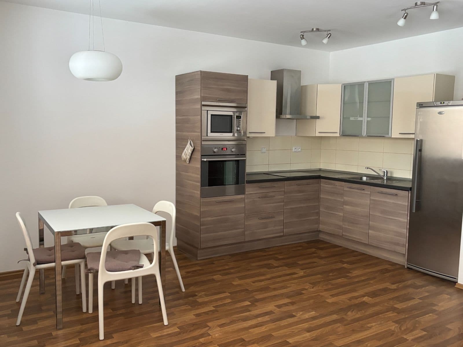 1 bedroom with open-plan kitchen flat to rent, 59 m², Jitravská, Prague, Prague 1 bedroom with open-plan kitchen flat to rent, 59 m², Jitravská, Prague, Prague