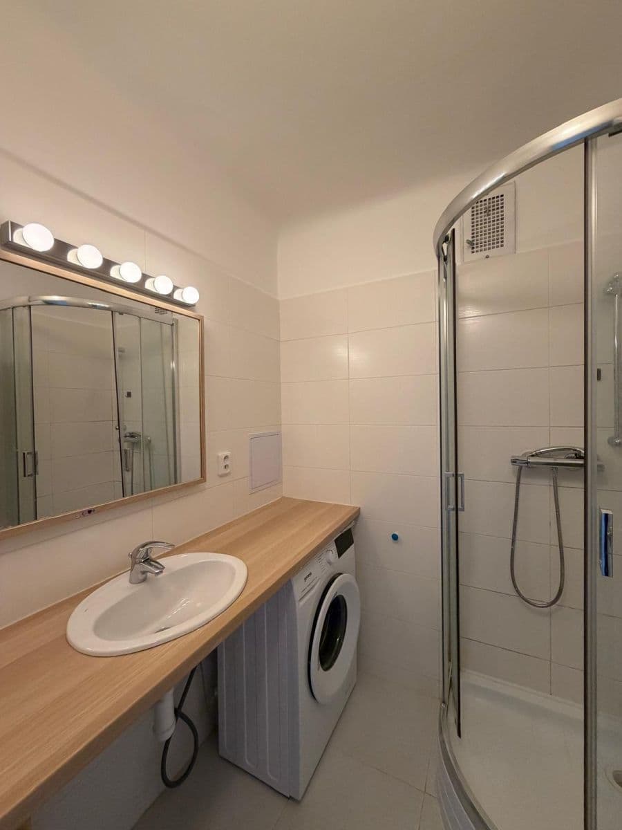 2 bedroom flat to rent, 65 m², Novorossijská, Prague, Prague 2 bedroom flat to rent, 65 m², Novorossijská, Prague, Prague