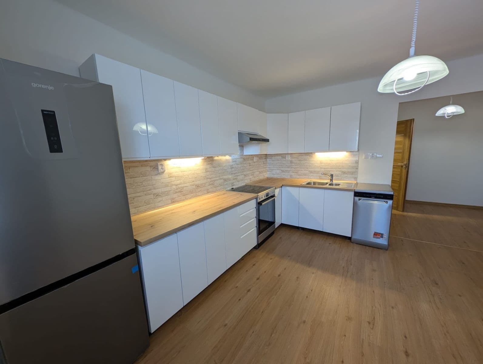 2 bedroom flat to rent, 69 m², U Třetí baterie, Prague, Prague 2 bedroom flat to rent, 69 m², U Třetí baterie, Prague, Prague