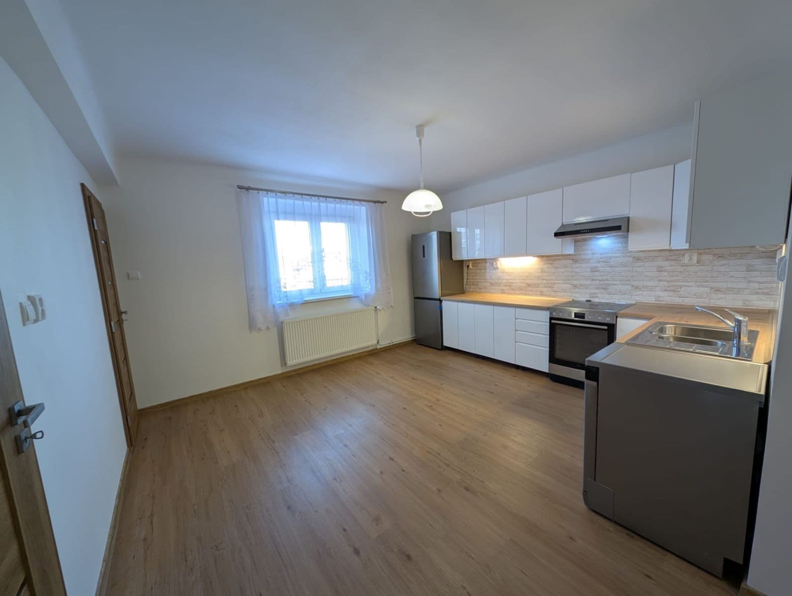 2 bedroom flat to rent, 69 m², U Třetí baterie, Prague, Prague 2 bedroom flat to rent, 69 m², U Třetí baterie, Prague, Prague