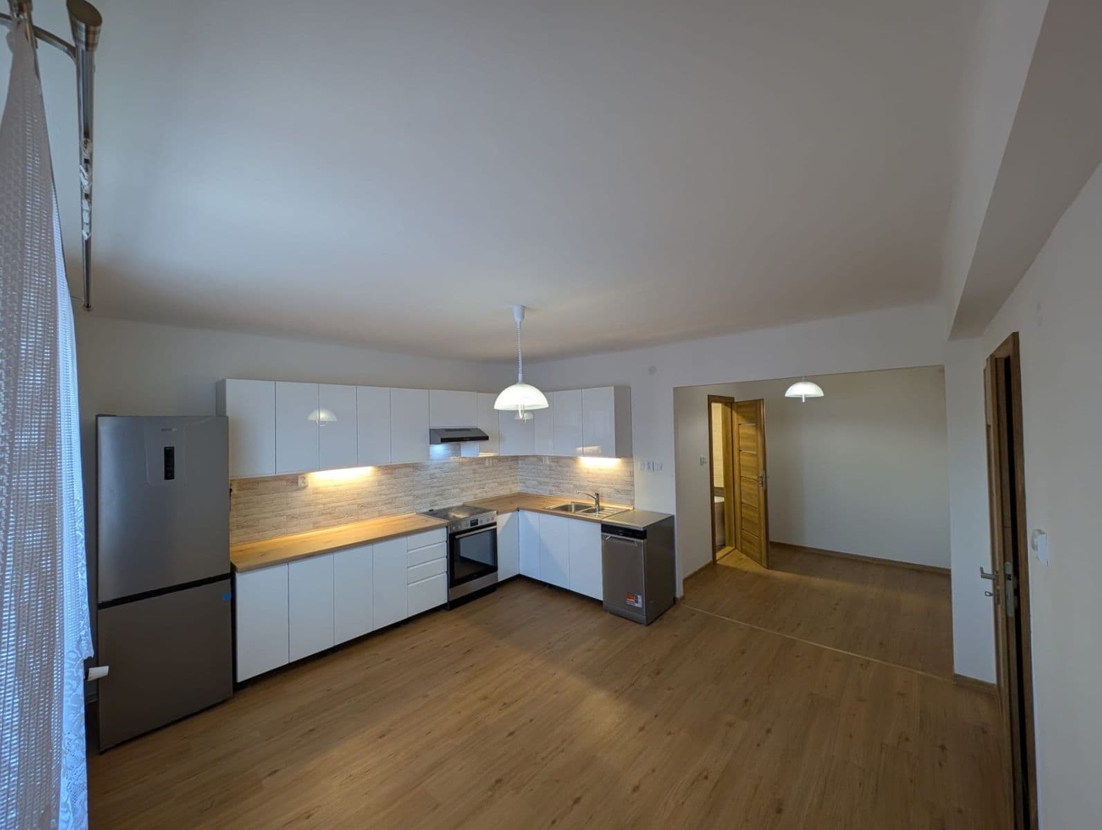 2 bedroom flat to rent, 69 m², U Třetí baterie, Prague, Prague 2 bedroom flat to rent, 69 m², U Třetí baterie, Prague, Prague