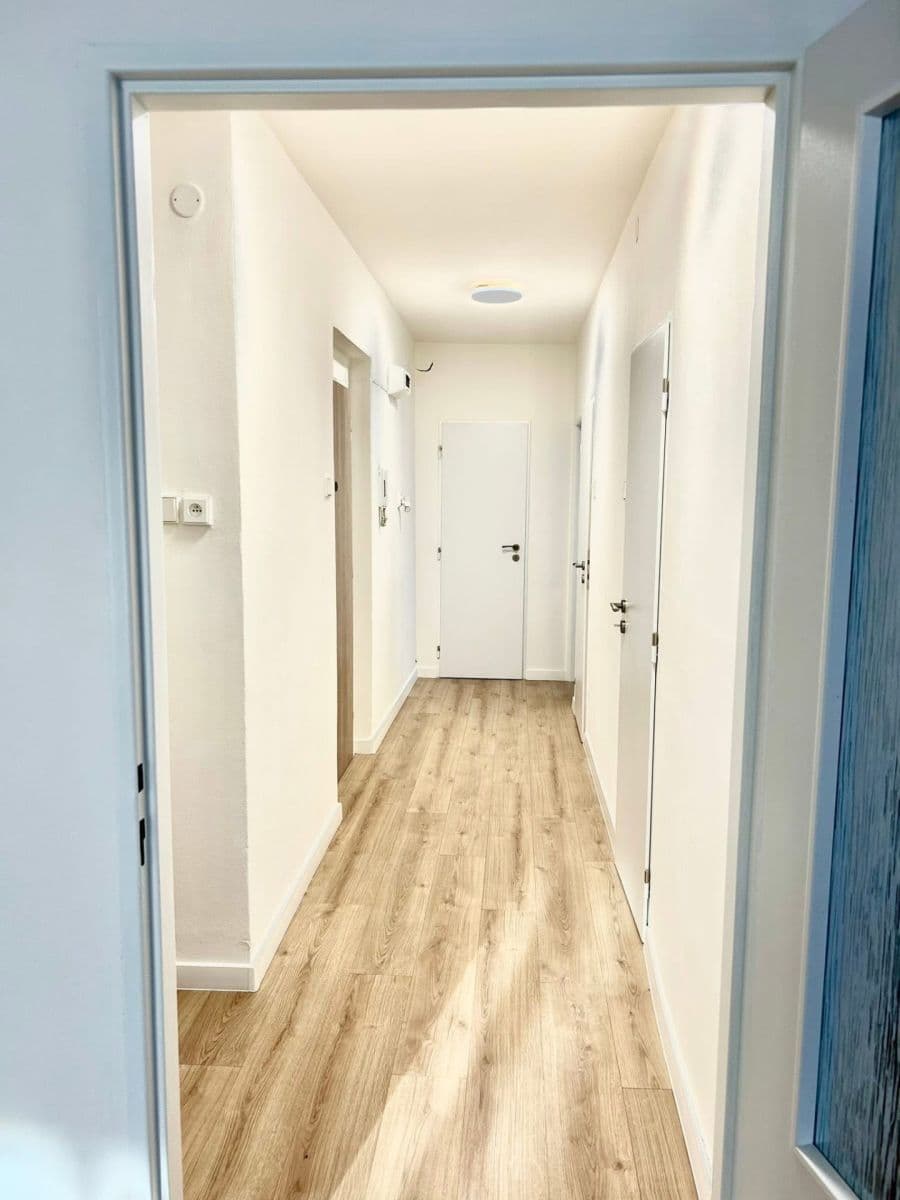 2 bedroom flat to rent, 79 m², Pod Vrstevnicí, Prague, Prague 2 bedroom flat to rent, 79 m², Pod Vrstevnicí, Prague, Prague