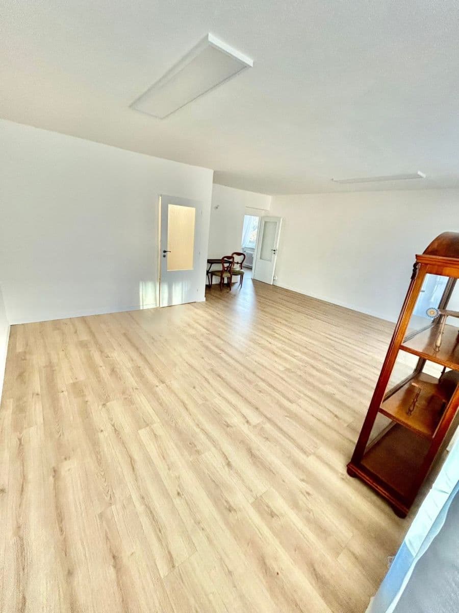 2 bedroom flat to rent, 79 m², Pod Vrstevnicí, Prague, Prague 2 bedroom flat to rent, 79 m², Pod Vrstevnicí, Prague, Prague