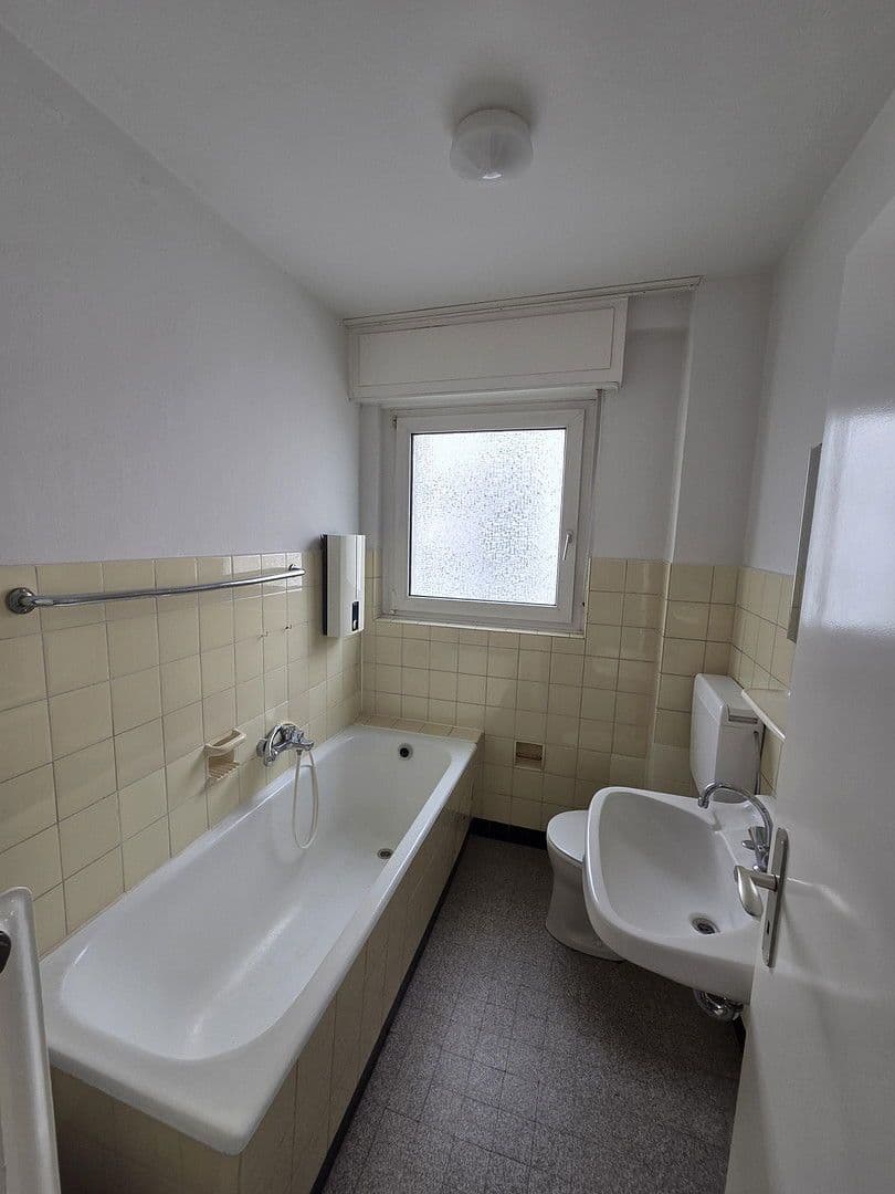 3 bedroom flat to rent, 63 m², Brandsheide 13, Mülheim (Ruhr), North Rhine-Westphalia 3 bedroom flat to rent, 63 m², Brandsheide 13, Mülheim (Ruhr), North Rhine-Westphalia