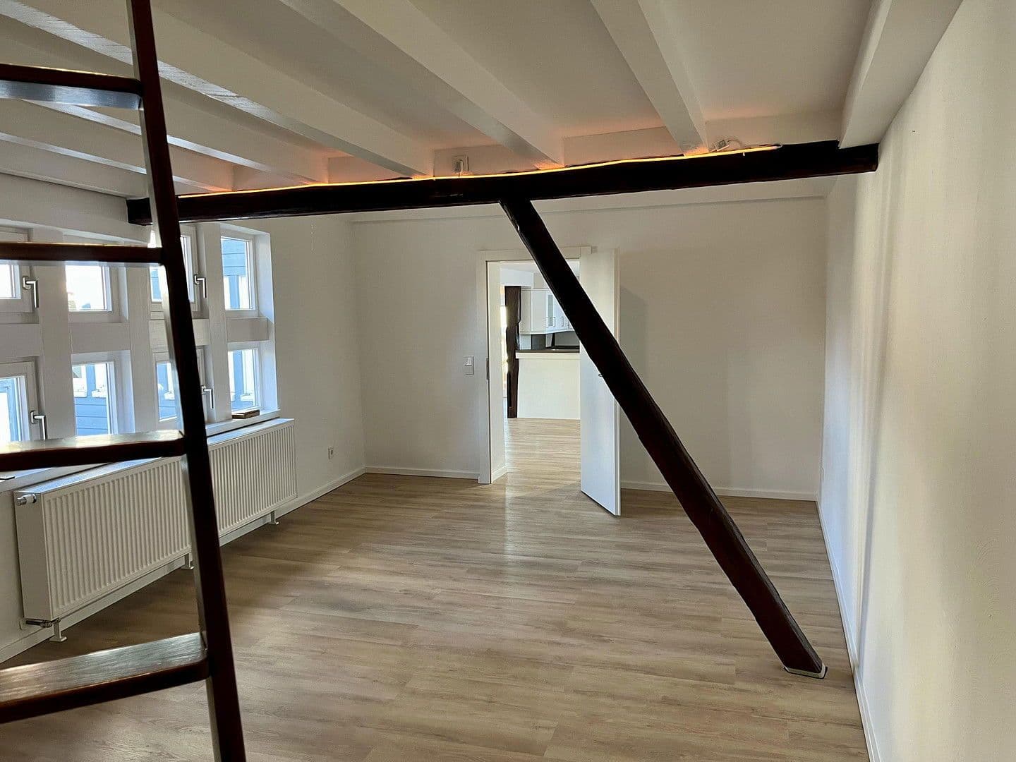 3 bedroom with open-plan kitchen flat to rent, 122 m², Butzbach, Hesse 3 bedroom with open-plan kitchen flat to rent, 122 m², Butzbach, Hesse