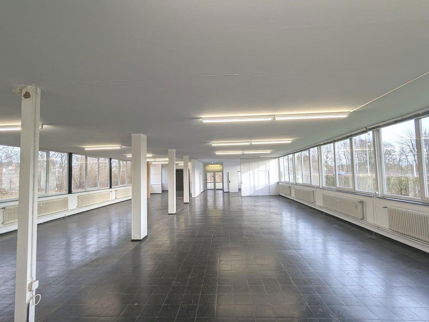 non-residential property to rent, 300 m², Oberzwehrener Straße 2-4, Baunatal, Hesse non-residential property to rent, 300 m², Oberzwehrener Straße 2-4, Baunatal, Hesse